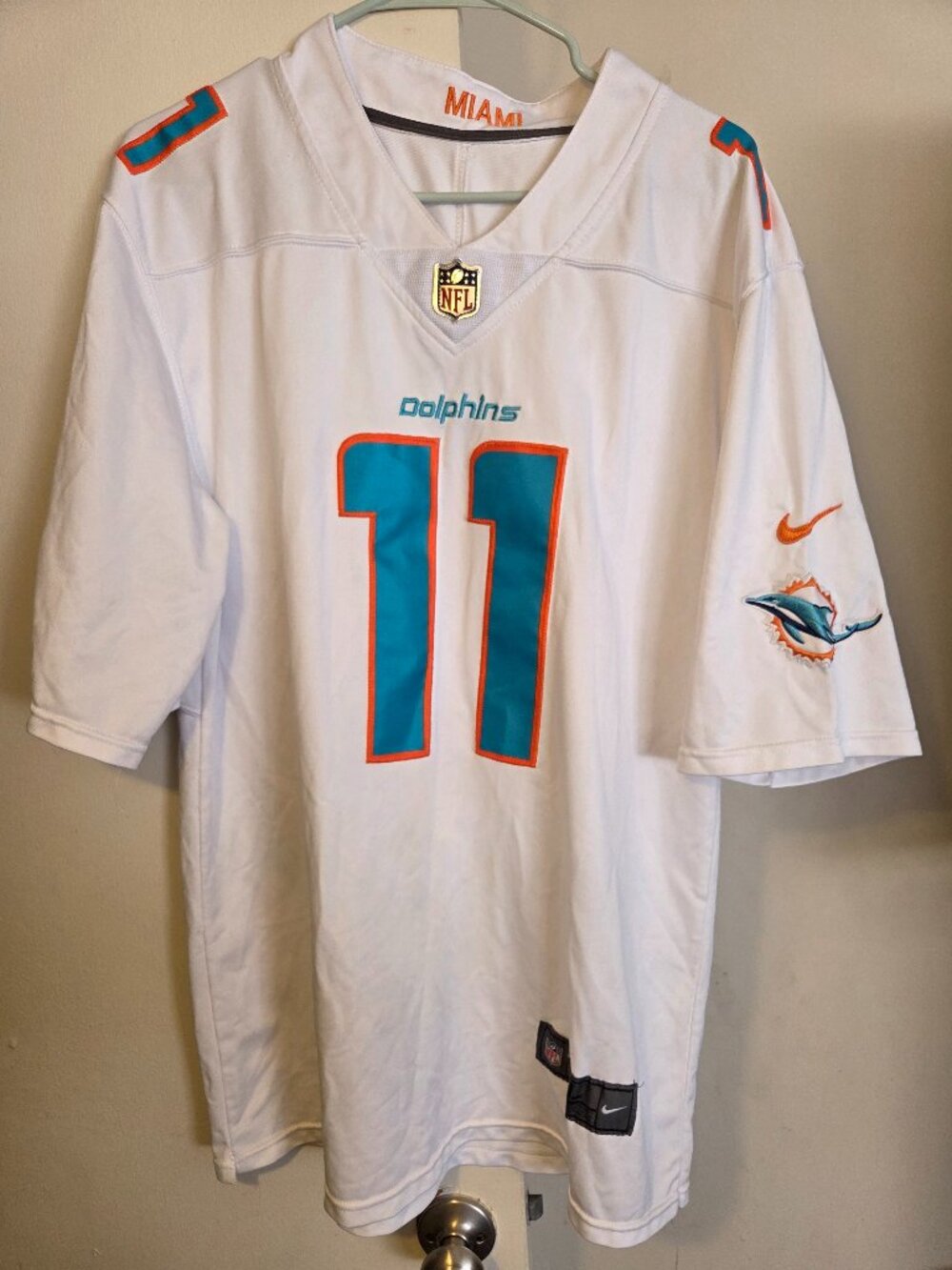 Mens Miami Dolphins Jersey Size Large NFL